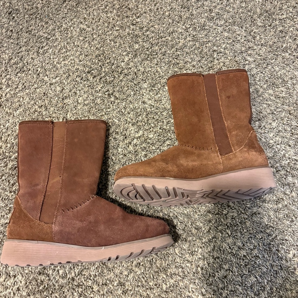 Skechers Tan Suede Ankle Booties